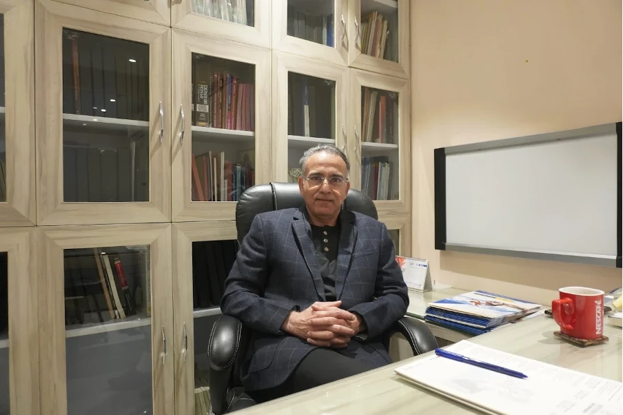 Save Your ACL, Save Your Life: Dr. Maichand on the 'Wait for Knee Replacement' Approach
